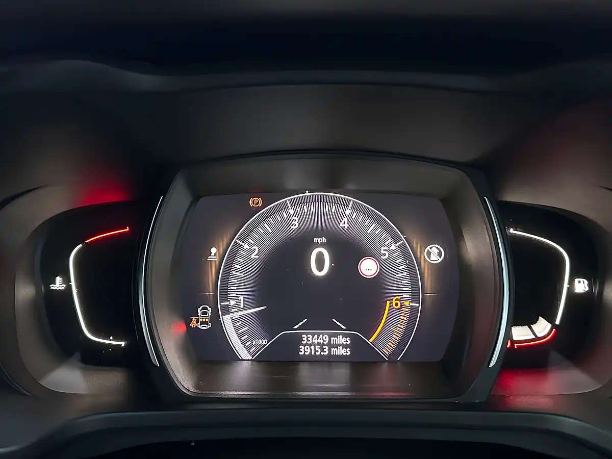 Used 2017 Renault Kadjar Dynamique Nav Flame Red - Interior and Exterior details 17