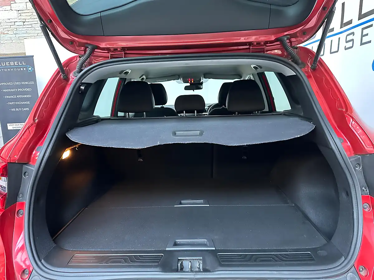 Used 2017 Renault Kadjar Dynamique Nav Flame Red - Interior and Exterior details 20