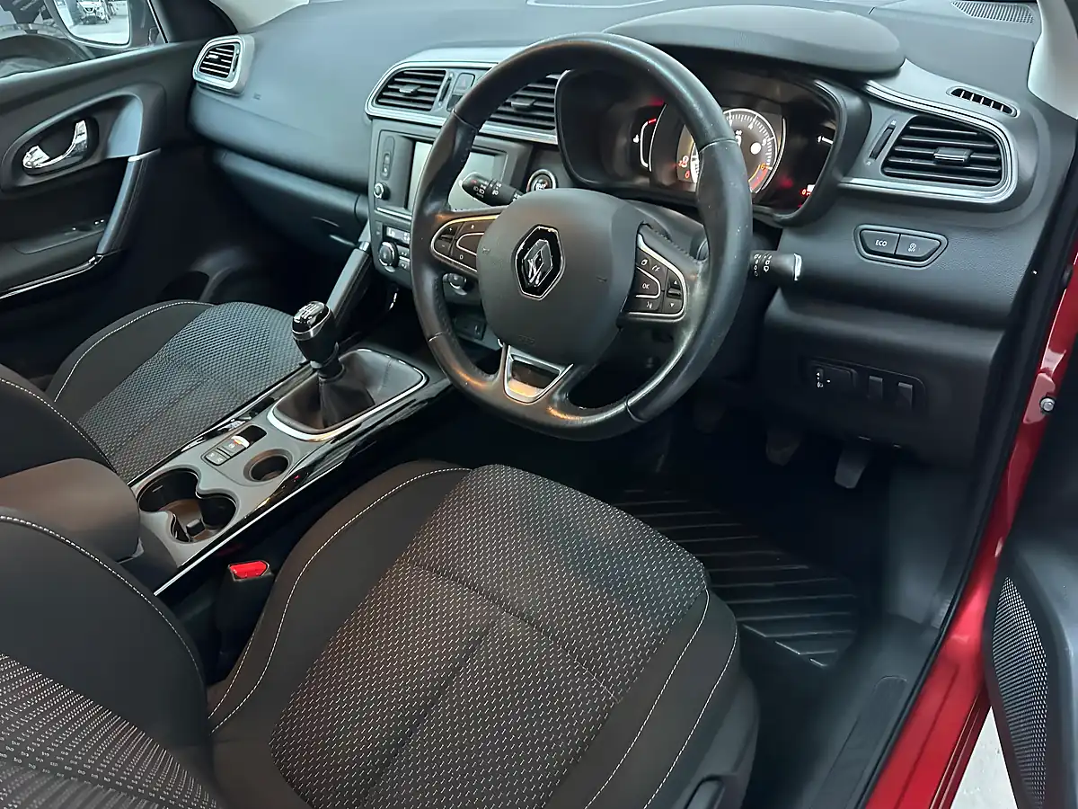 Used 2017 Renault Kadjar Dynamique Nav Flame Red - Interior and Exterior details 3