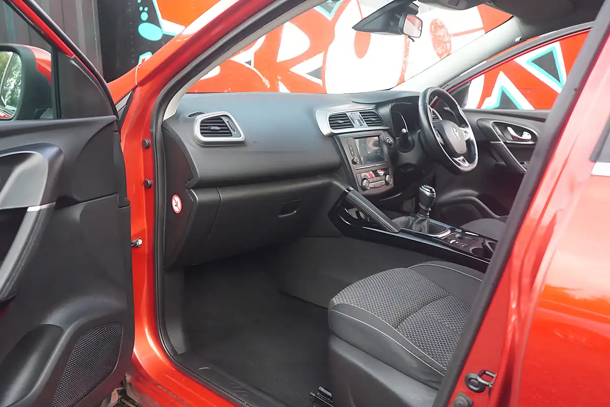 Used 2017 Renault Kadjar Dynamique Nav Flame Red - Interior and Exterior details 19