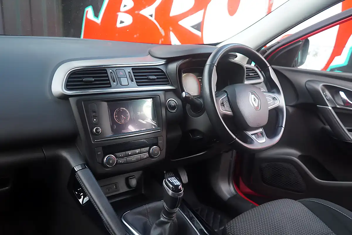 Used 2017 Renault Kadjar Dynamique Nav Flame Red - Interior and Exterior details 20