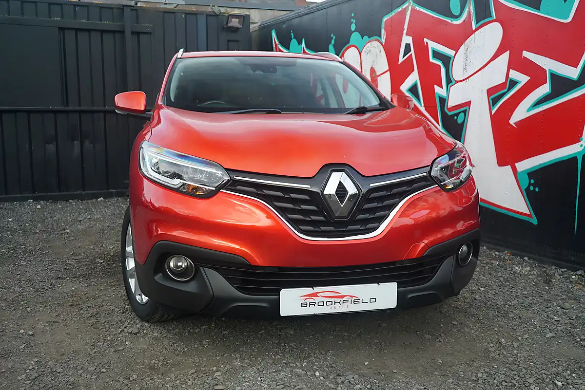 Used 2017 Renault Kadjar Dynamique Nav Flame Red - Interior and Exterior details 3