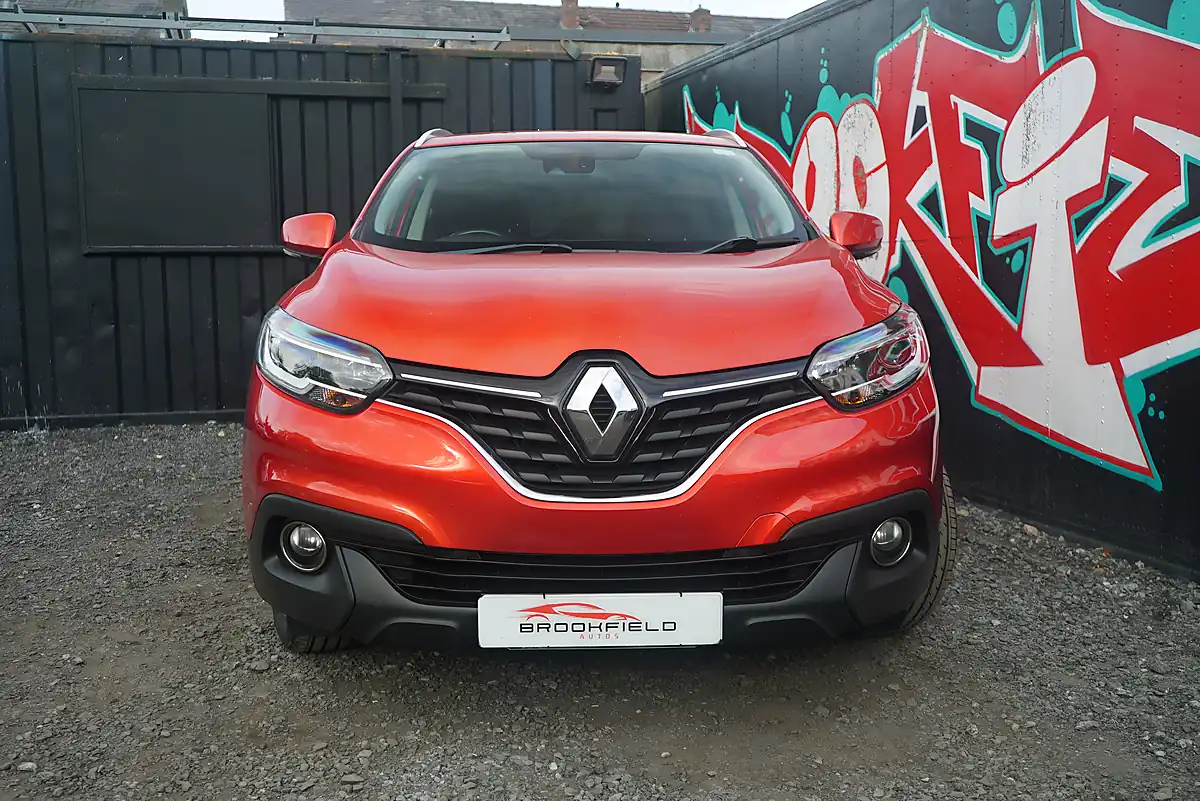 Used 2017 Renault Kadjar Dynamique Nav Flame Red - Interior and Exterior details 4