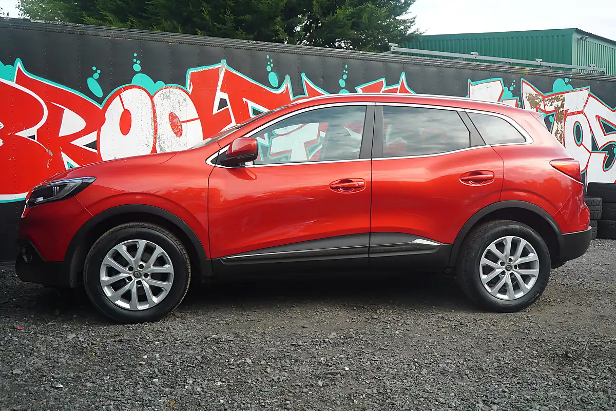 Used 2017 Renault Kadjar Dynamique Nav Flame Red - Interior and Exterior details 9