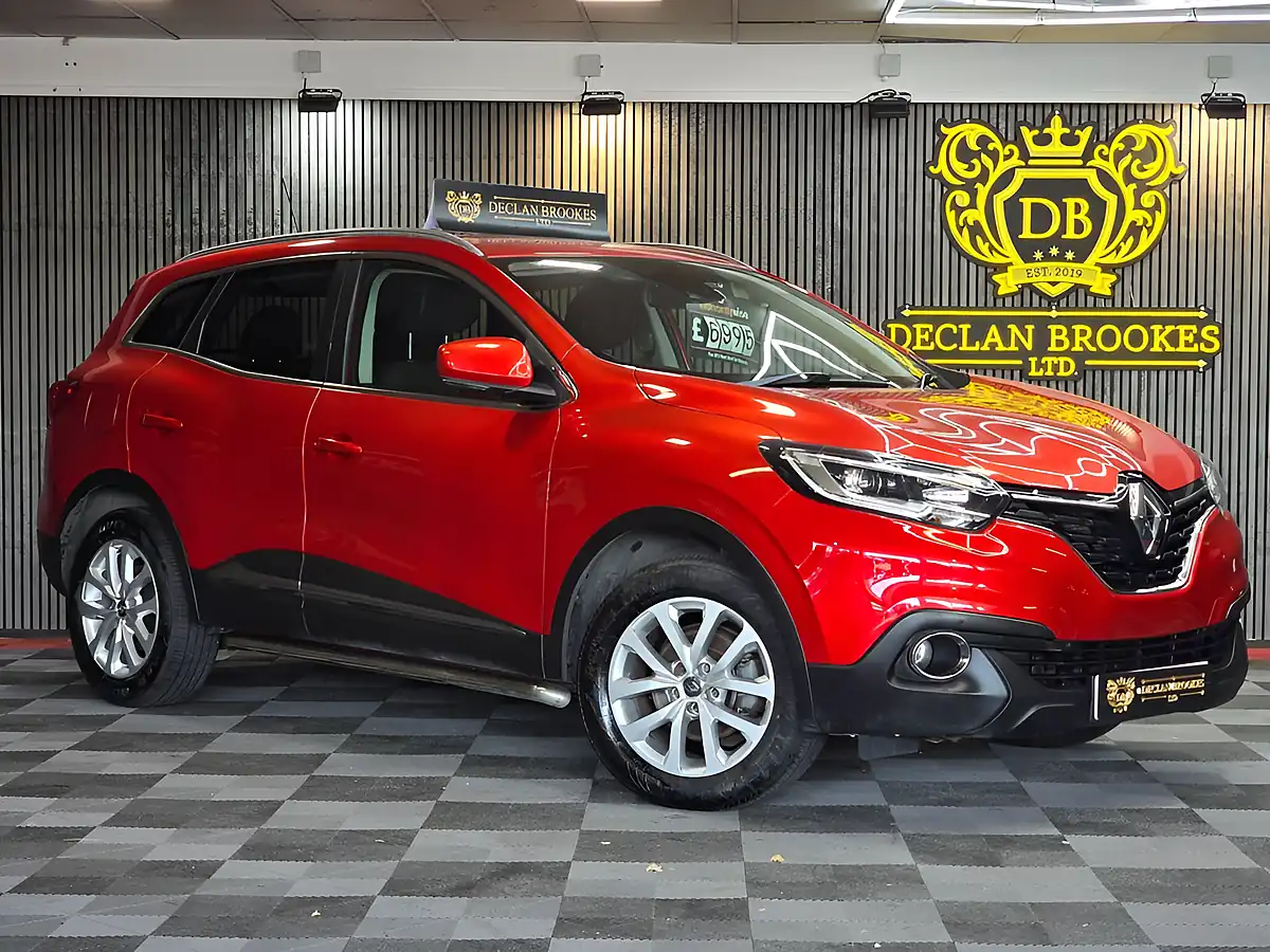 Used 2017 Renault Kadjar Dynamique Nav Red - Front View