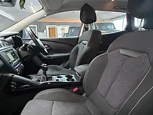 Used 2017 Renault Kadjar Dynamique Nav Red - Interior and Exterior details 10