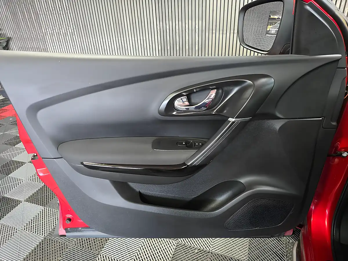 Used 2017 Renault Kadjar Dynamique Nav Red - Interior and Exterior details 11