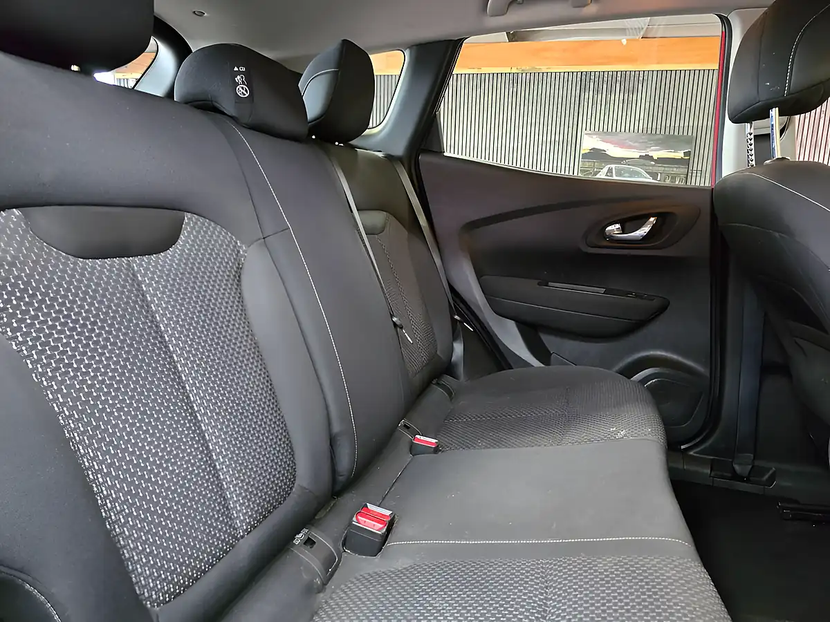 Used 2017 Renault Kadjar Dynamique Nav Red - Interior and Exterior details 18