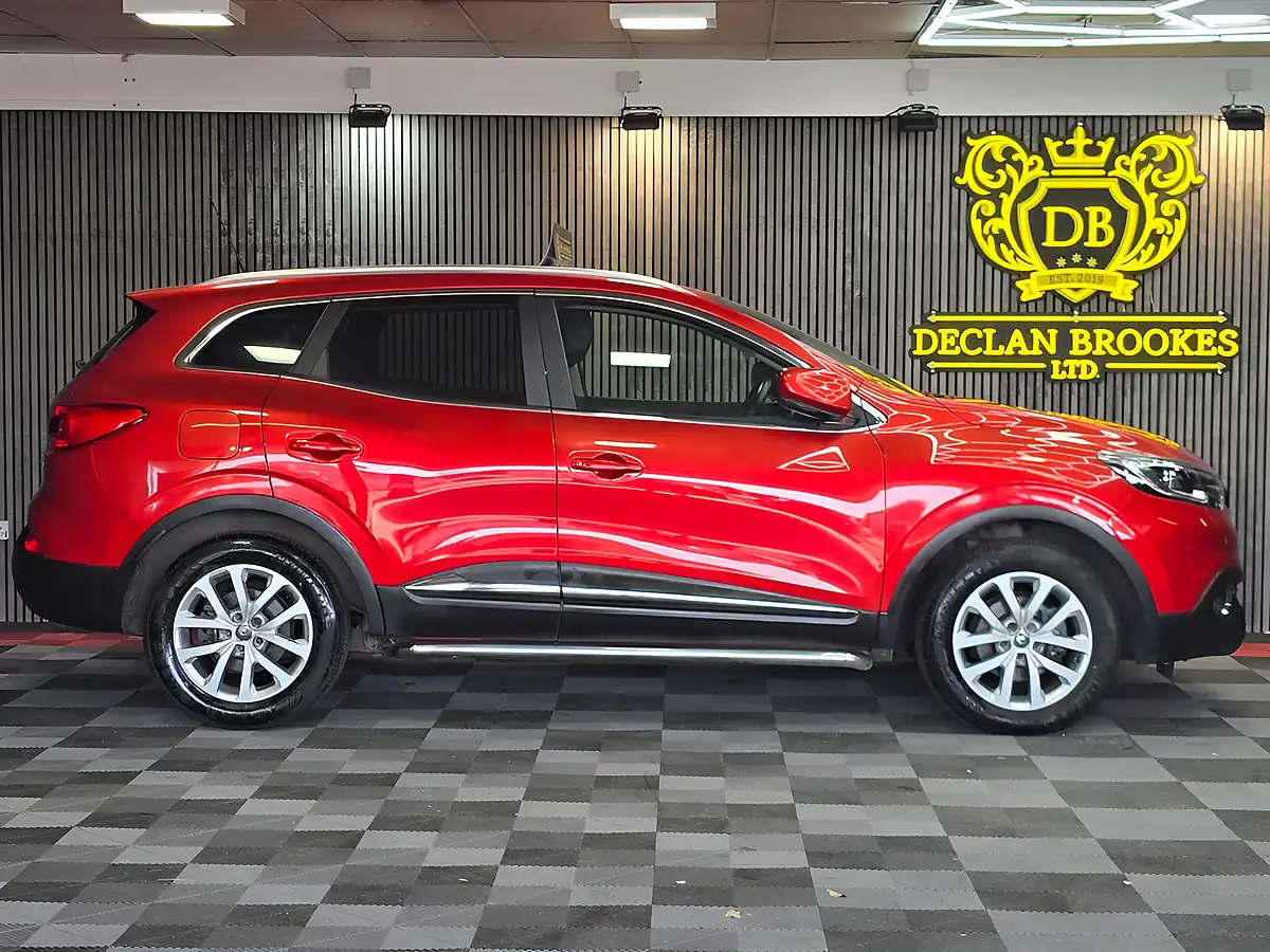 Used 2017 Renault Kadjar Dynamique Nav Red - Interior and Exterior details 2