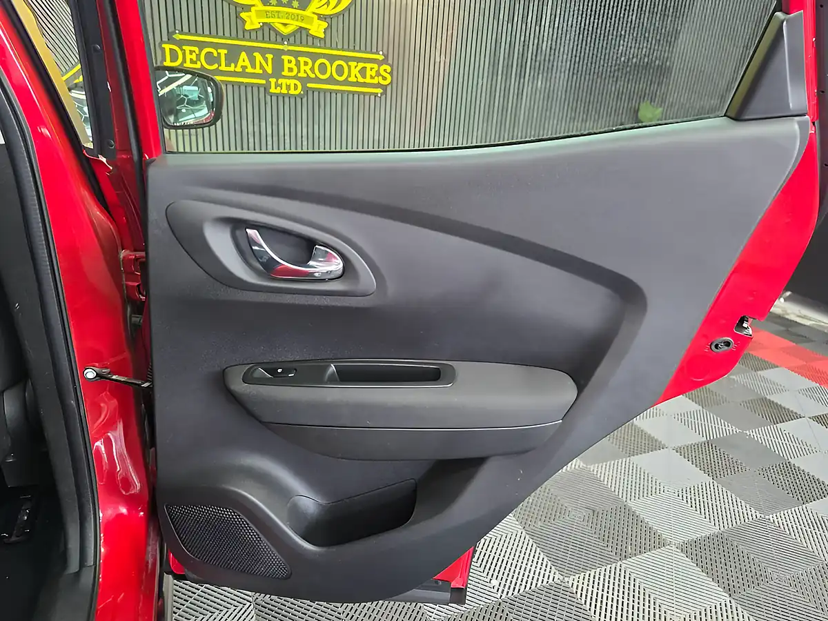 Used 2017 Renault Kadjar Dynamique Nav Red - Interior and Exterior details 20