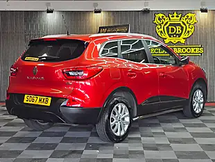 Used 2017 Renault Kadjar Dynamique Nav Red - Interior and Exterior details 3
