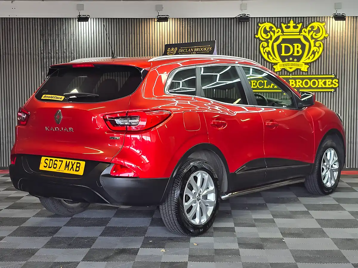 Used 2017 Renault Kadjar Dynamique Nav Red - Interior and Exterior details 3
