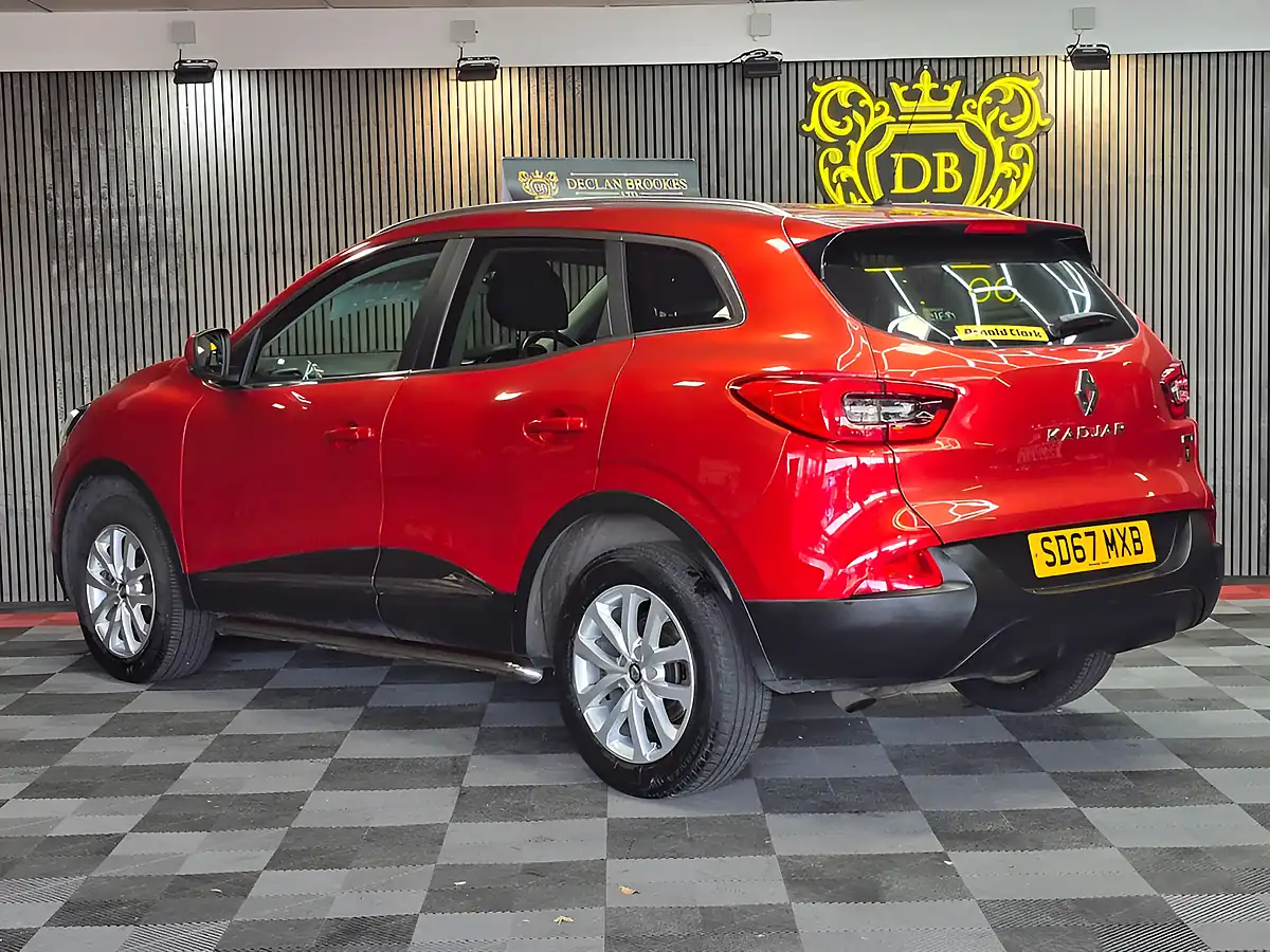 Used 2017 Renault Kadjar Dynamique Nav Red - Interior and Exterior details 5