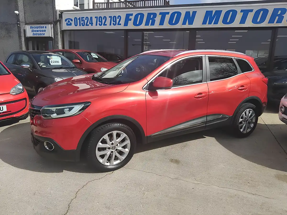 Used 2017 Renault Kadjar Dynamique Nav Red - Interior and Exterior details 10
