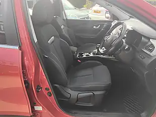 Used 2017 Renault Kadjar Dynamique Nav Red - Interior and Exterior details 14