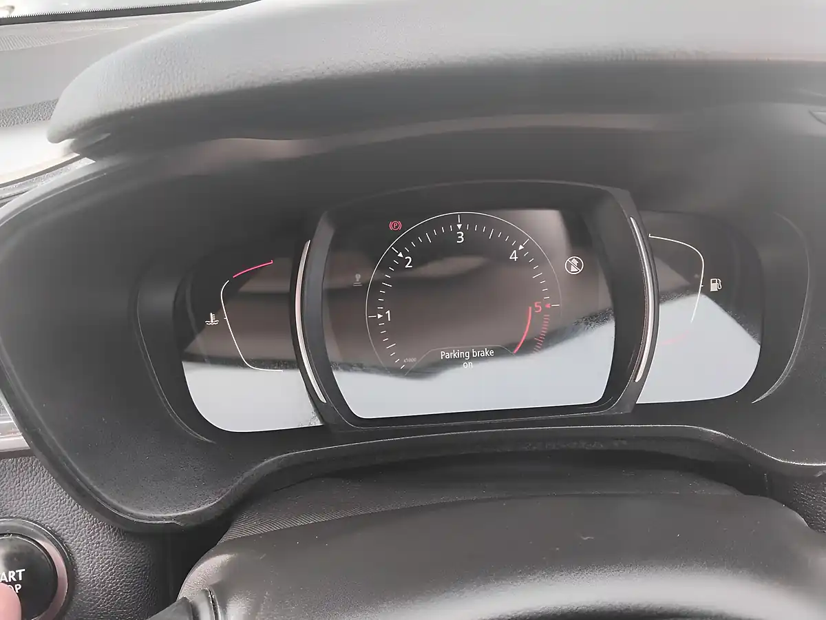 Used 2017 Renault Kadjar Dynamique Nav Red - Interior and Exterior details 18