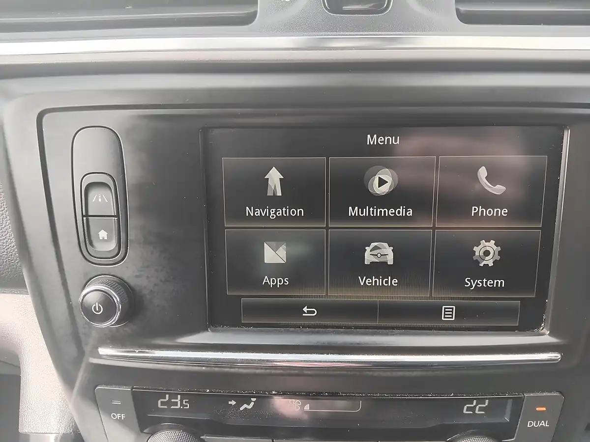 Used 2017 Renault Kadjar Dynamique Nav Red - Interior and Exterior details 20