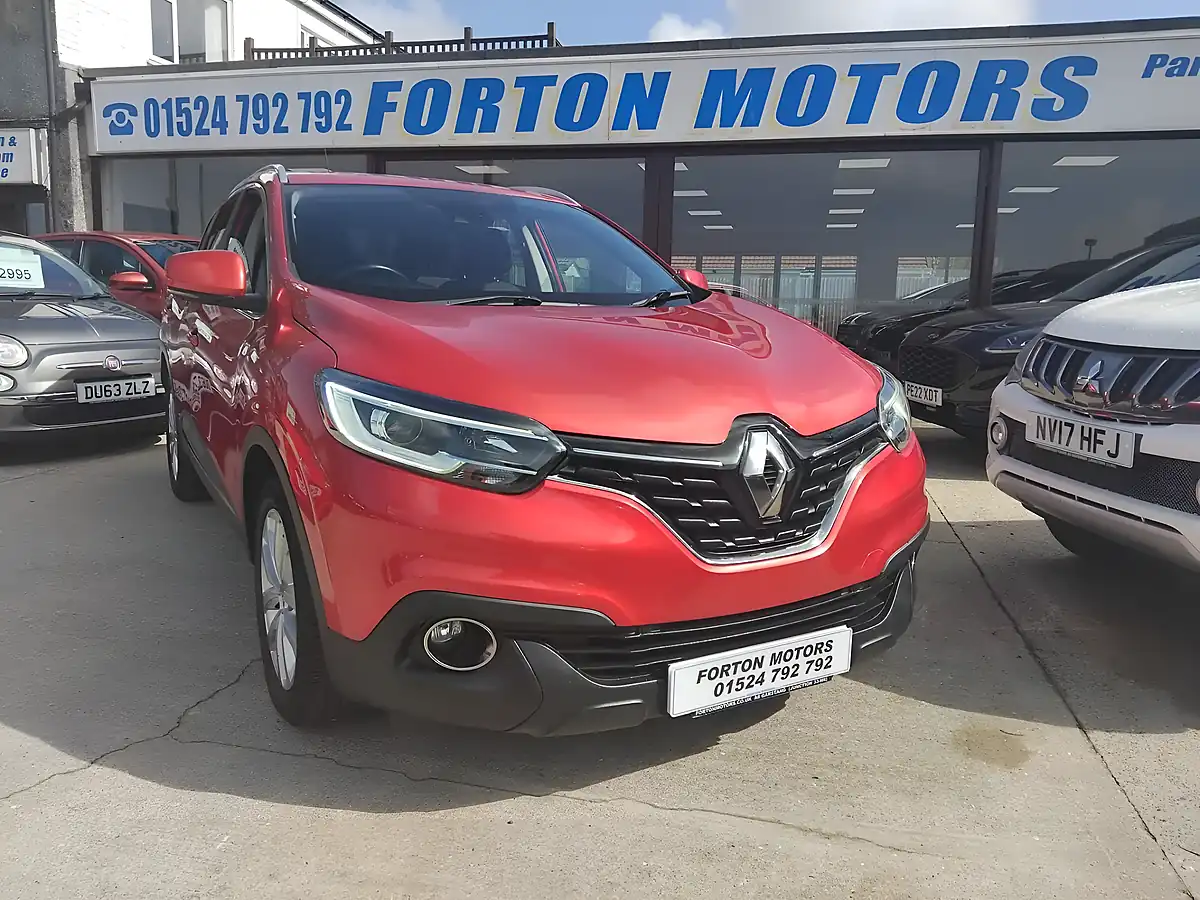 Used 2017 Renault Kadjar Dynamique Nav Red - Interior and Exterior details 3