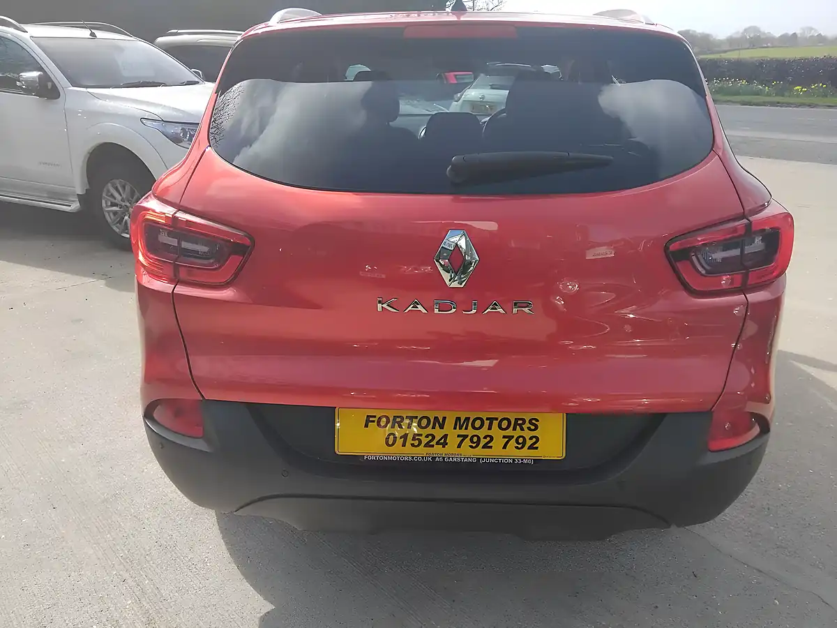 Used 2017 Renault Kadjar Dynamique Nav Red - Interior and Exterior details 7