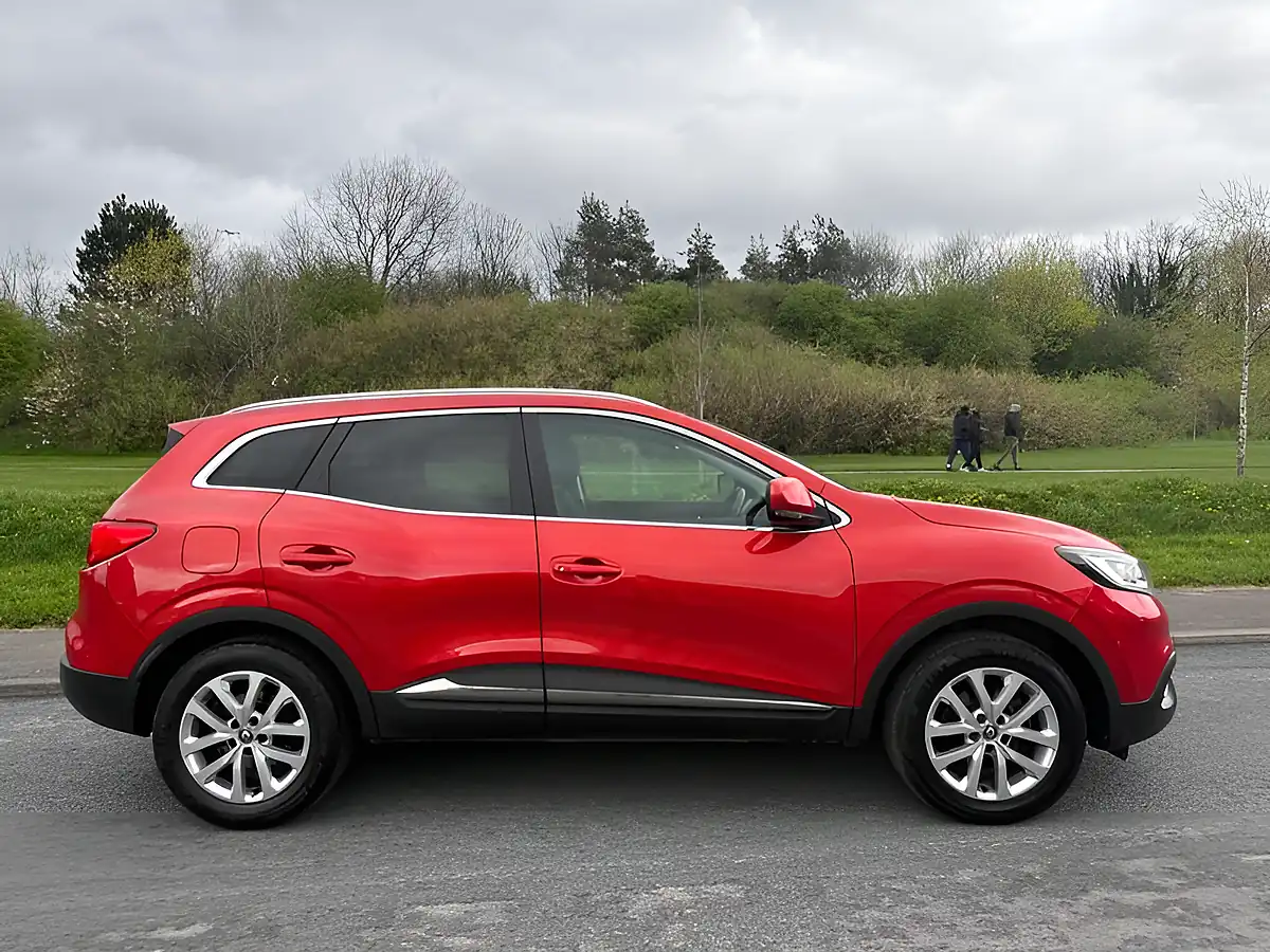Used 2017 Renault Kadjar Dynamique Nav Red - Front View