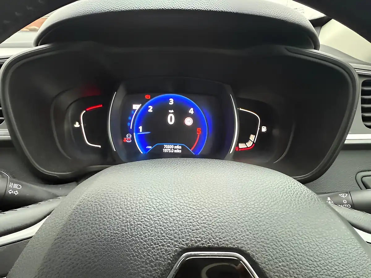 Used 2017 Renault Kadjar Dynamique Nav Red - Interior and Exterior details 15