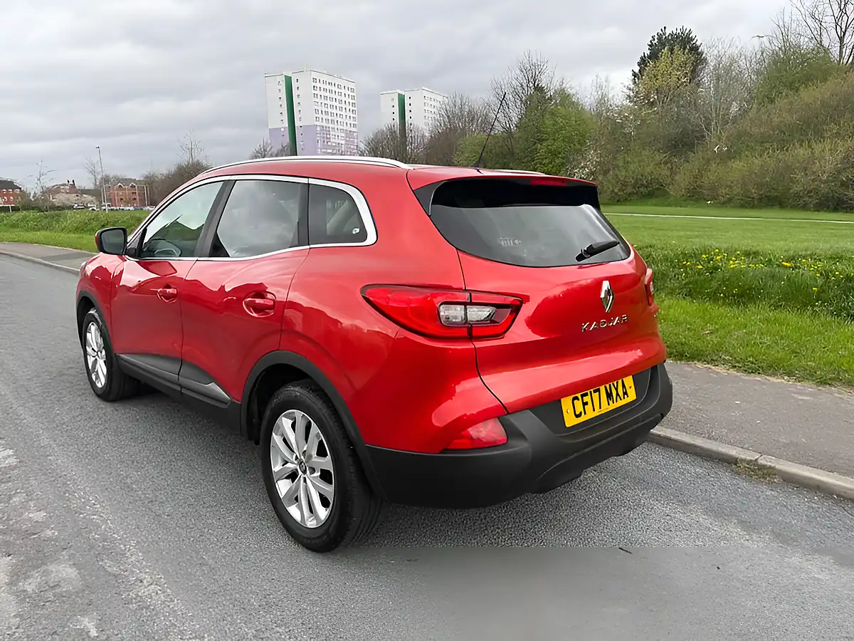 Used 2017 Renault Kadjar Dynamique Nav Red - Interior and Exterior details 3