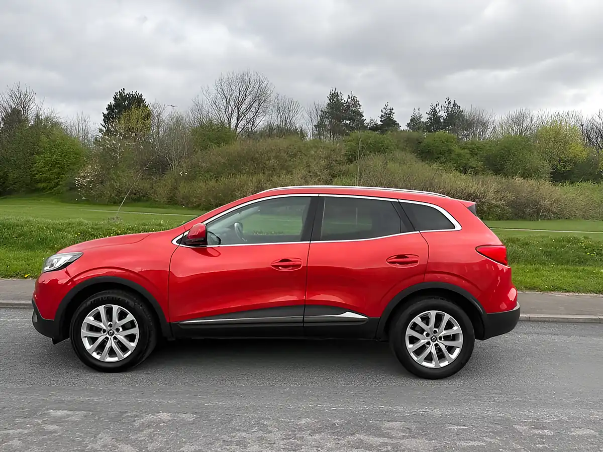 Used 2017 Renault Kadjar Dynamique Nav Red - Interior and Exterior details 4