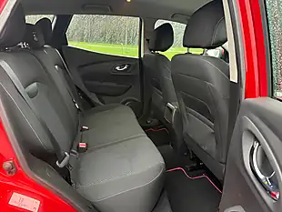 Used 2017 Renault Kadjar Dynamique Nav Red - Interior and Exterior details 8