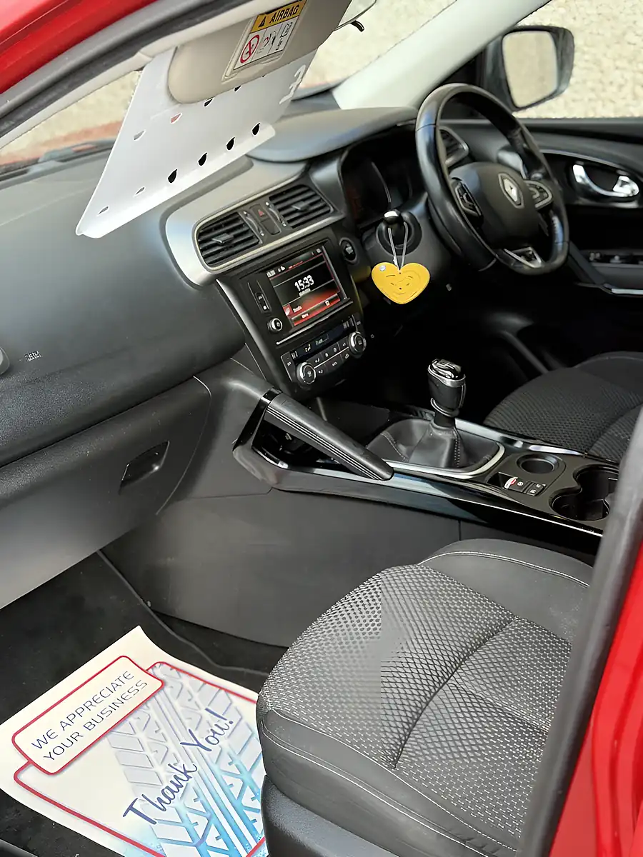 Used 2017 Renault Kadjar Dynamique Nav Red - Interior and Exterior details 12