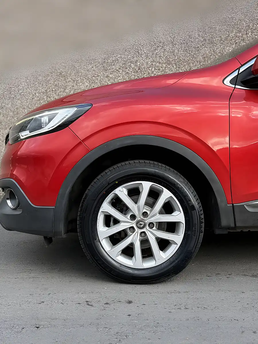 Used 2017 Renault Kadjar Dynamique Nav Red - Interior and Exterior details 5