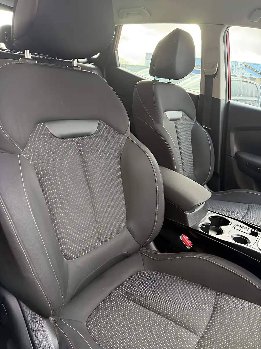 Used 2017 Renault Kadjar Dynamique Nav Red - Interior and Exterior details 8