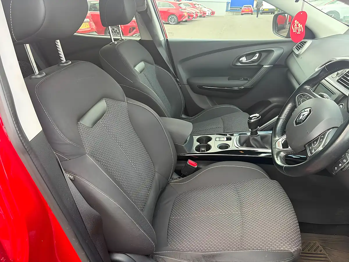 Used 2017 Renault Kadjar Dynamique Nav Red - Interior and Exterior details 12