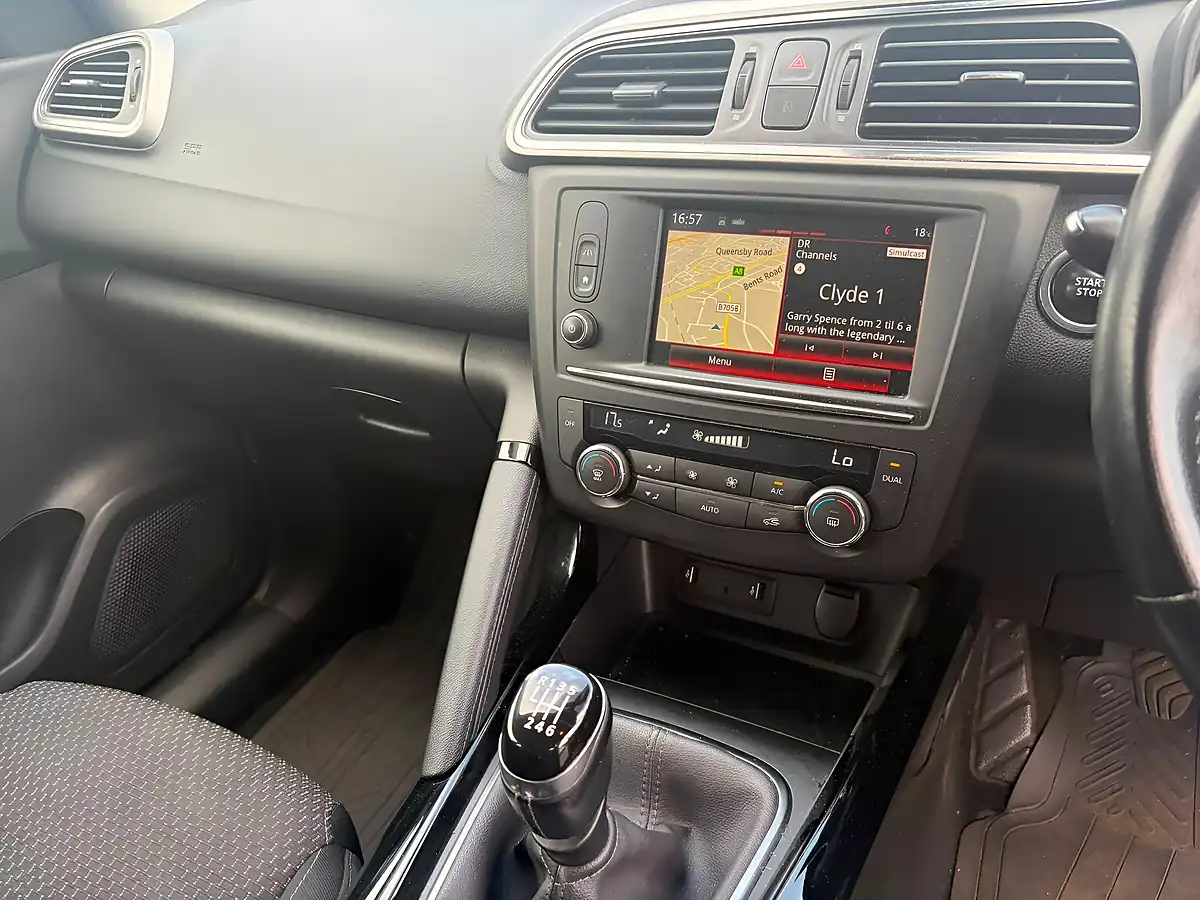 Used 2017 Renault Kadjar Dynamique Nav Red - Interior and Exterior details 13