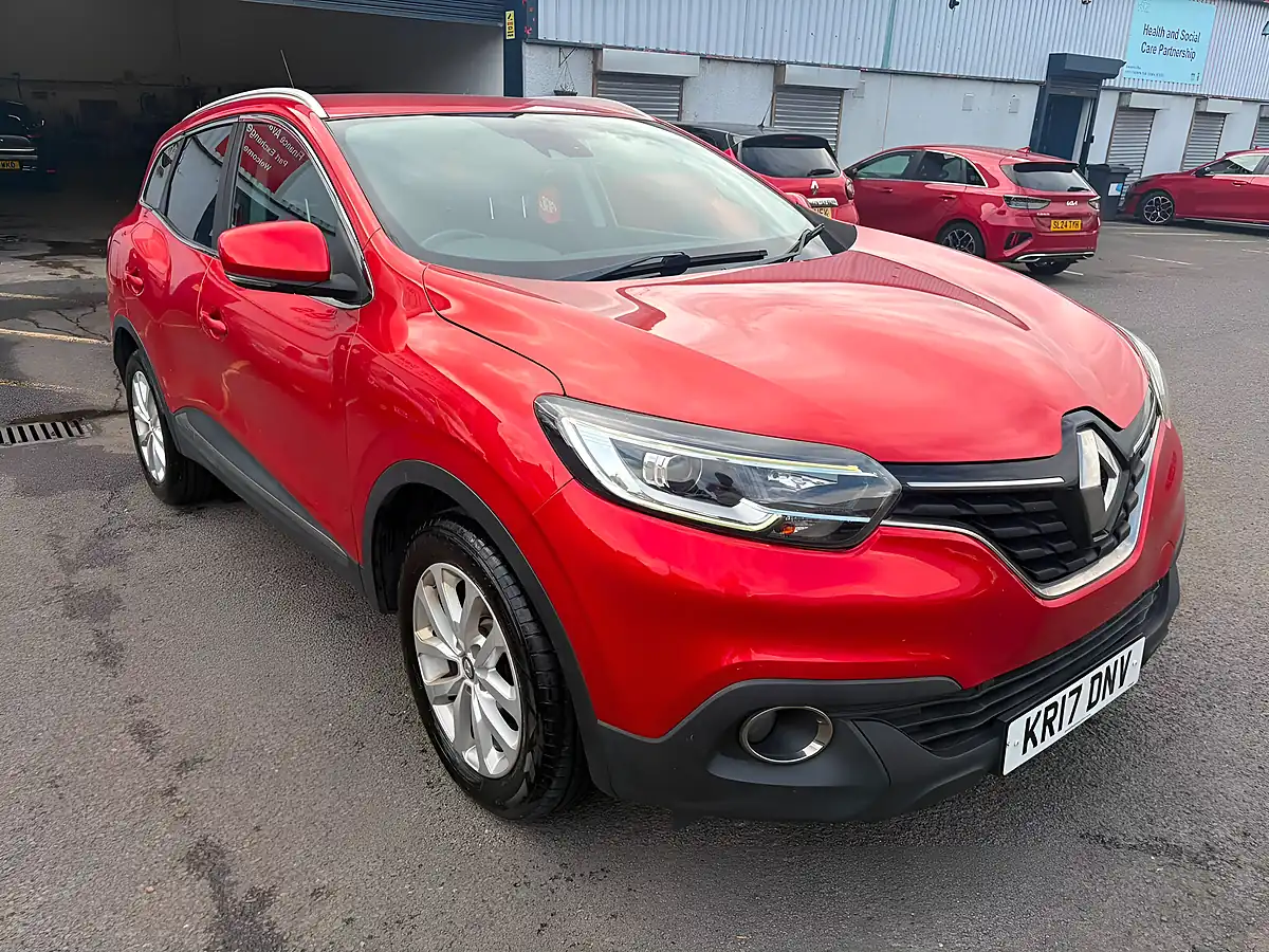 Used 2017 Renault Kadjar Dynamique Nav Red - Interior and Exterior details 3