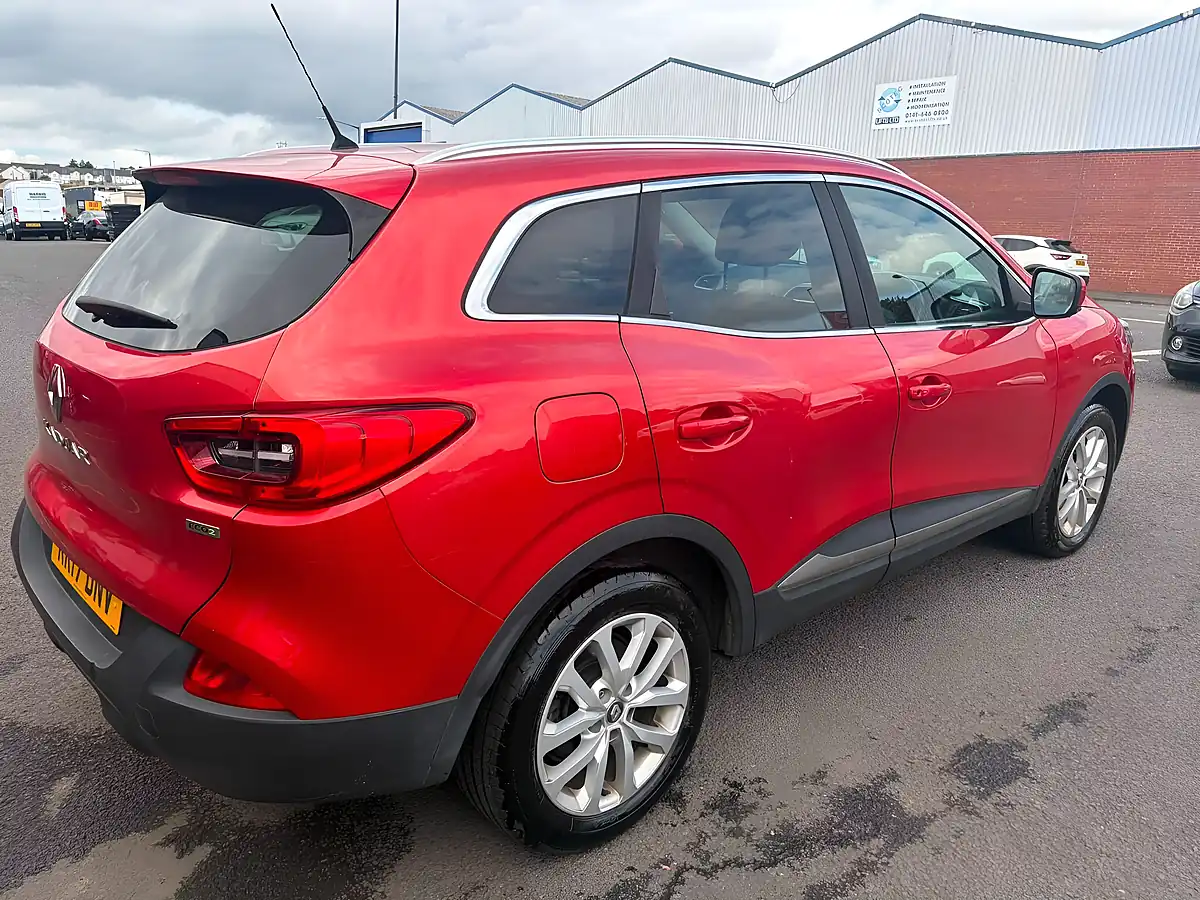Used 2017 Renault Kadjar Dynamique Nav Red - Interior and Exterior details 5
