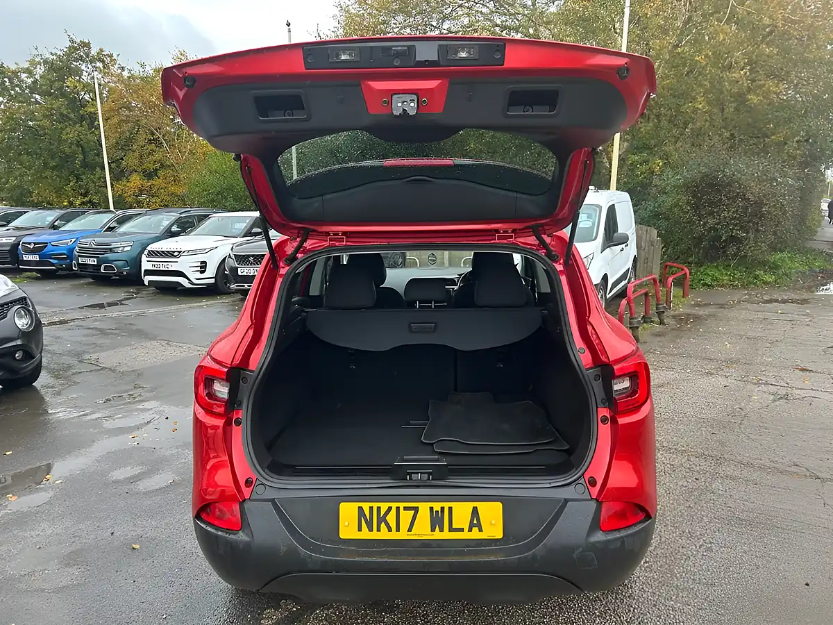 Used 2017 Renault Kadjar Dynamique Nav Red - Interior and Exterior details 10