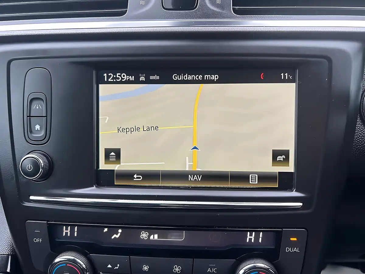 Used 2017 Renault Kadjar Dynamique Nav Red - Interior and Exterior details 13