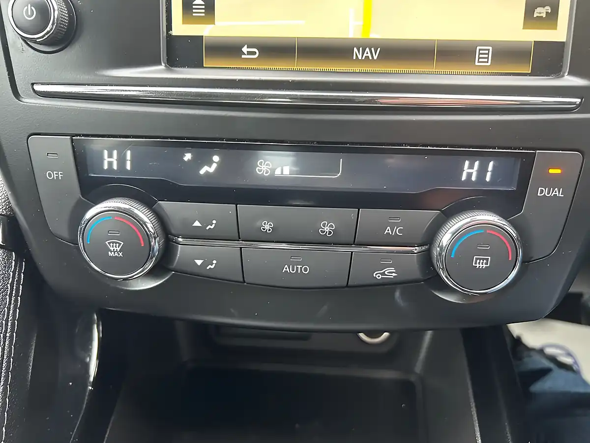 Used 2017 Renault Kadjar Dynamique Nav Red - Interior and Exterior details 15