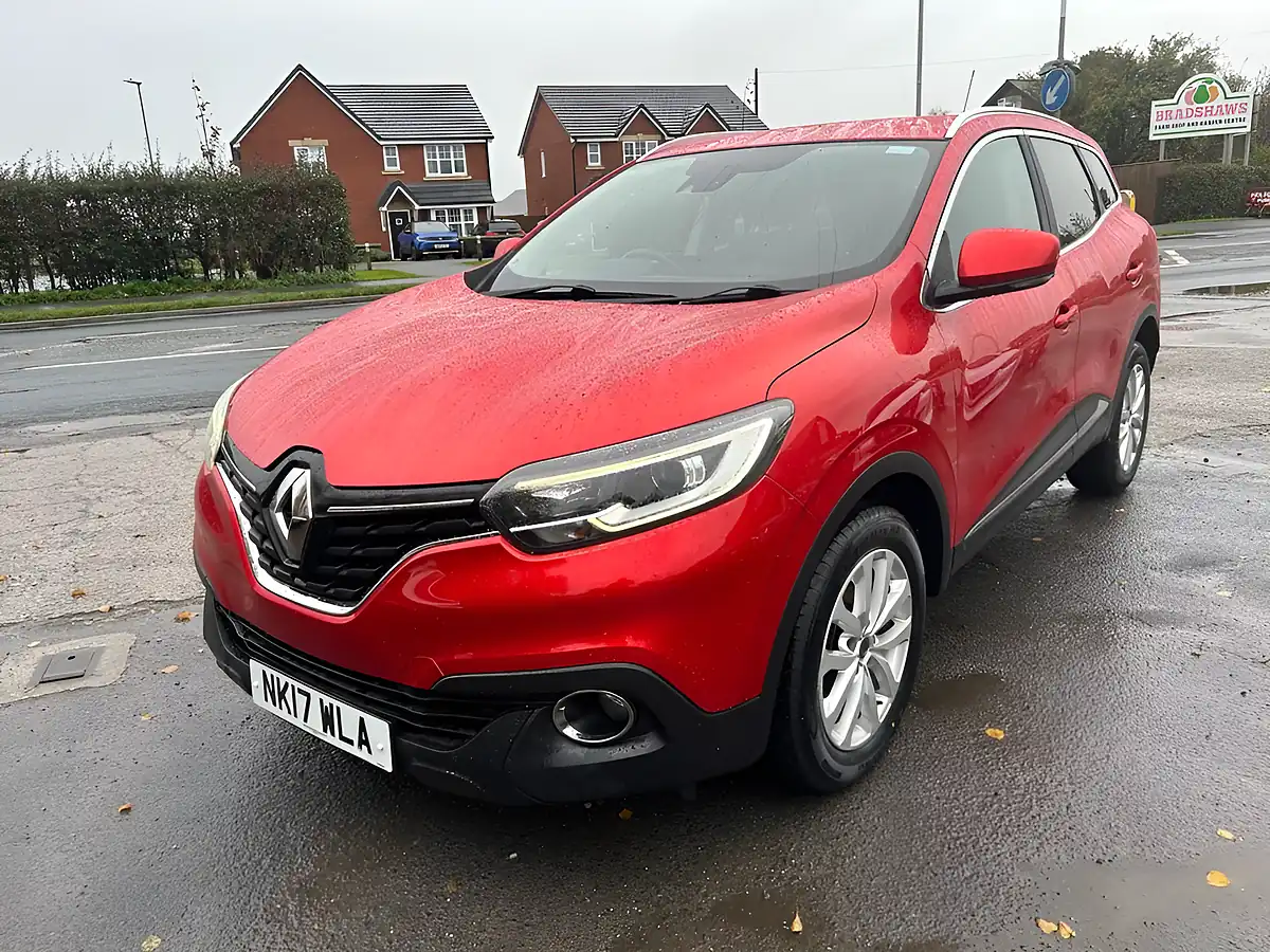 Used 2017 Renault Kadjar Dynamique Nav Red - Interior and Exterior details 20