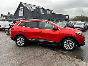 Used 2017 Renault Kadjar Dynamique Nav Red - Interior and Exterior details 4