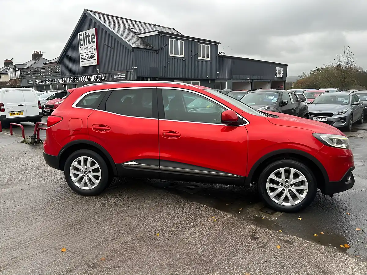 Used 2017 Renault Kadjar Dynamique Nav Red - Interior and Exterior details 4