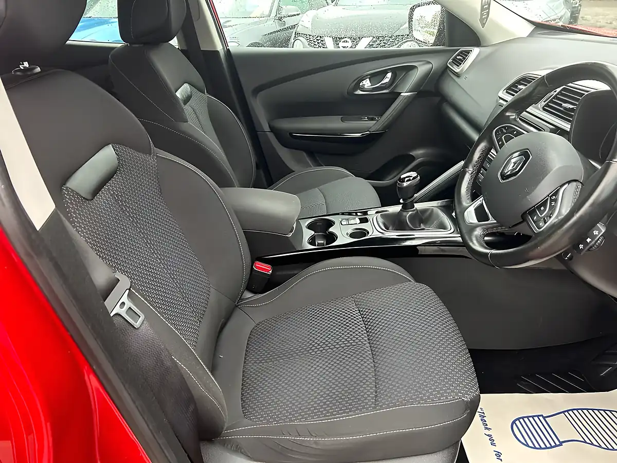 Used 2017 Renault Kadjar Dynamique Nav Red - Interior and Exterior details 5