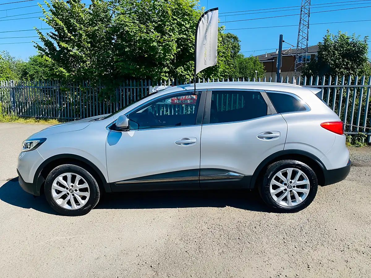 Used 2017 Renault Kadjar Dynamique Nav Silver - Interior and Exterior details 10