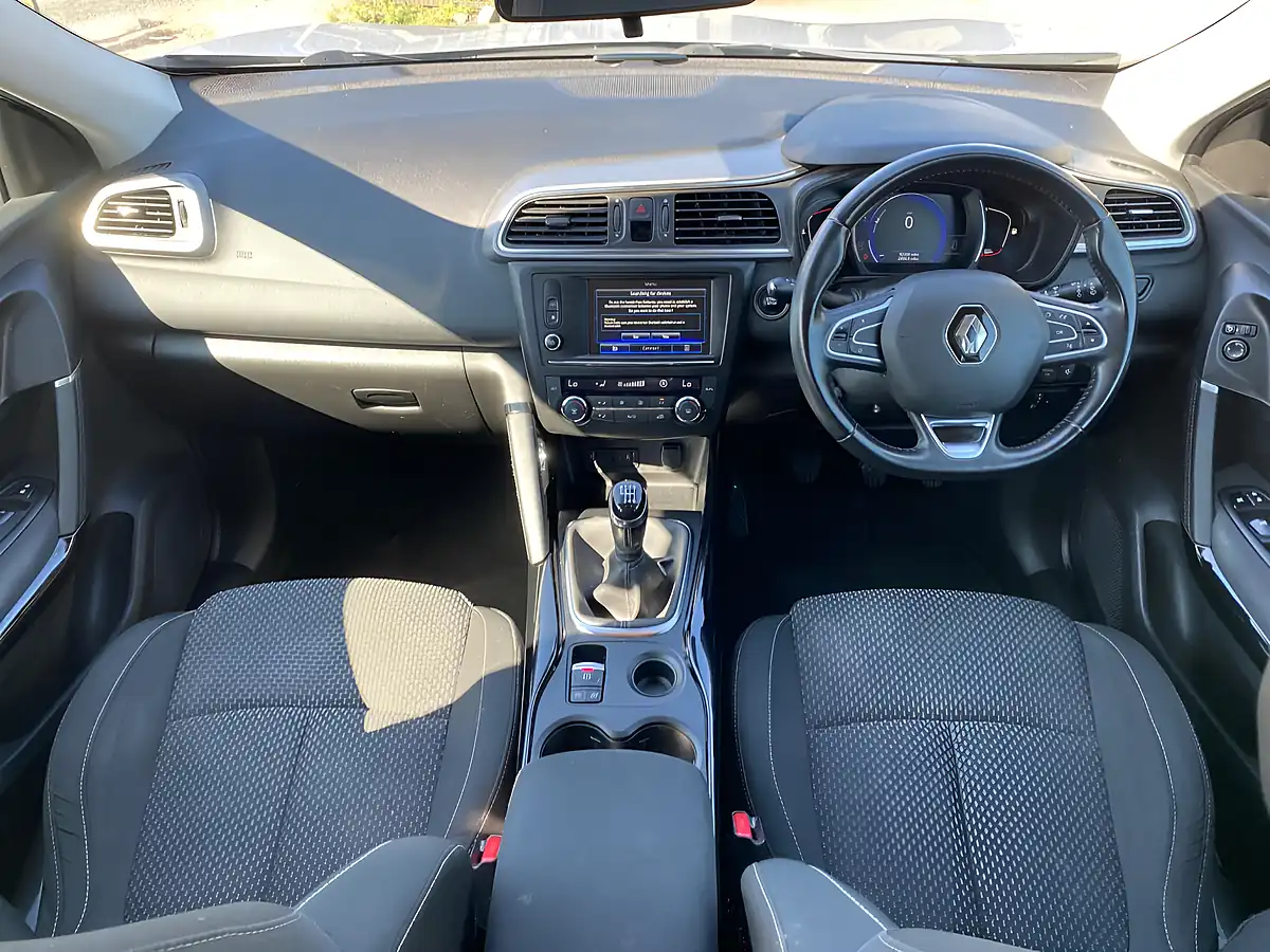 Used 2017 Renault Kadjar Dynamique Nav Silver - Interior and Exterior details 4
