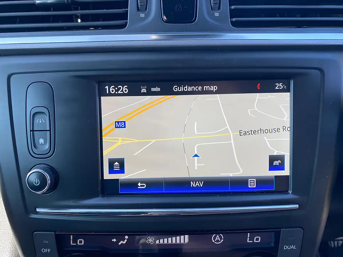 Used 2017 Renault Kadjar Dynamique Nav Silver - Interior and Exterior details 6