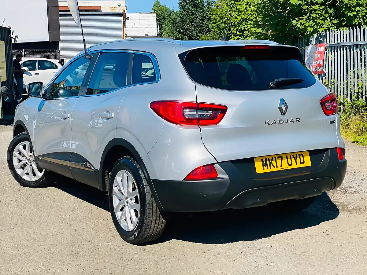 Used 2017 Renault Kadjar Dynamique Nav Silver - Interior and Exterior details 9