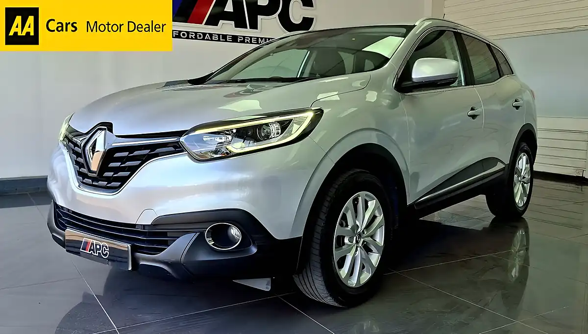 Used 2017 Renault Kadjar Dynamique Nav Silver - Front View