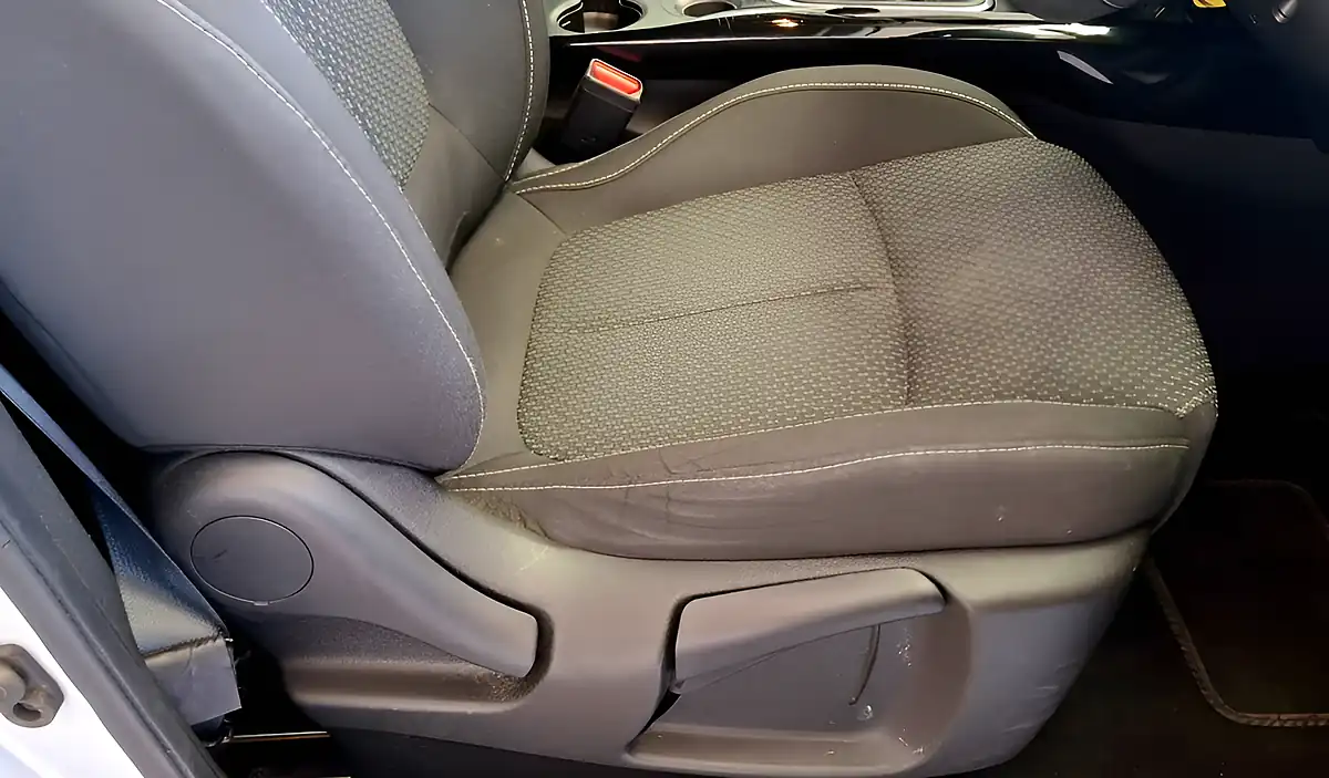Used 2017 Renault Kadjar Dynamique Nav Silver - Interior and Exterior details 12
