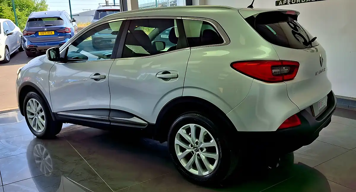 Used 2017 Renault Kadjar Dynamique Nav Silver - Interior and Exterior details 4