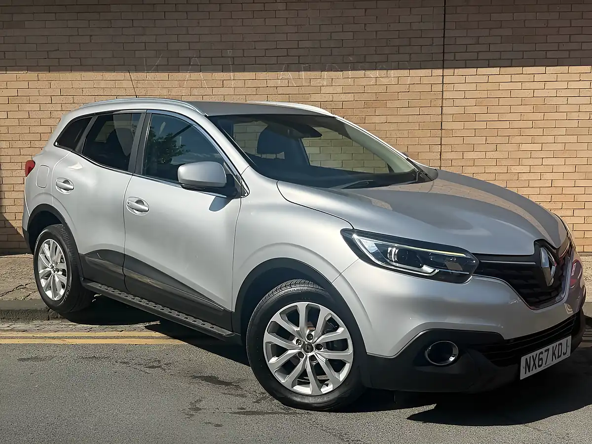 Used 2017 Renault Kadjar Dynamique Nav Silver - Front View